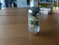 Lampa E88CC gold pin