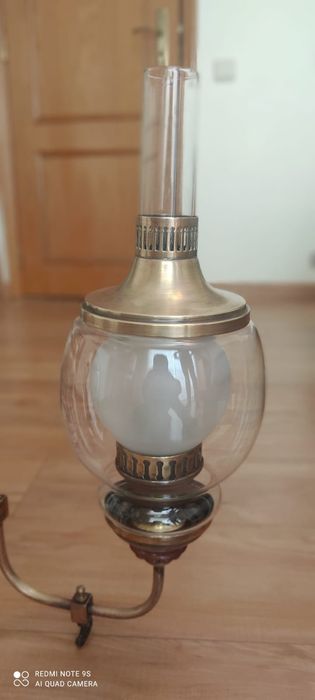 Candeeiro de teto, em latão