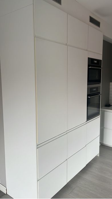 Meble kuchenne wraz ze sprzetami agd