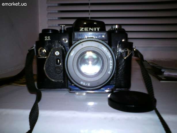 Фотоаппарат Зенит-11 с объективом Гелиос-44М-4!