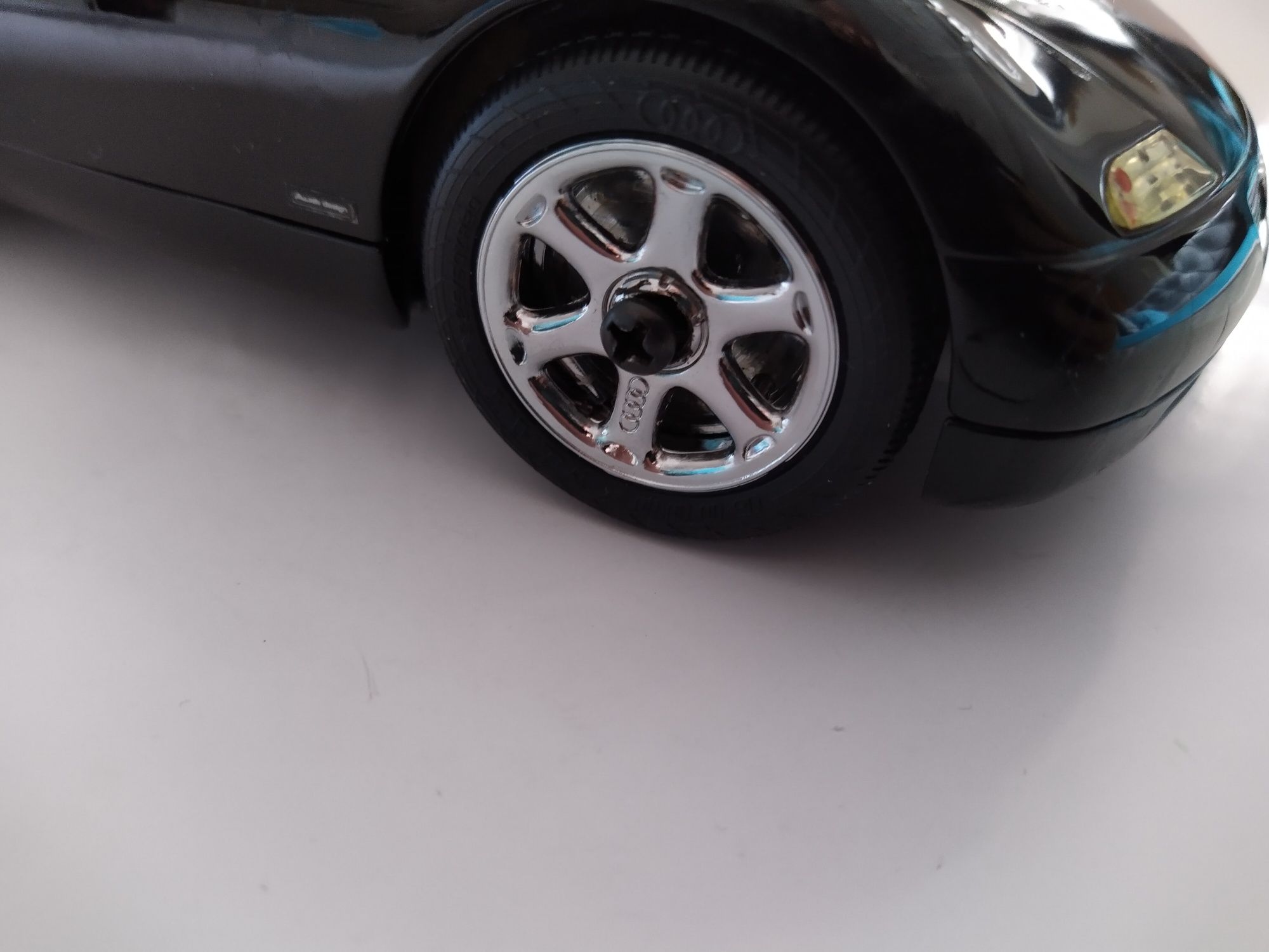 Audi Avus Revell Skala 1:18