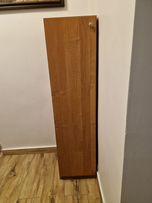 Szafka stojąca wąska