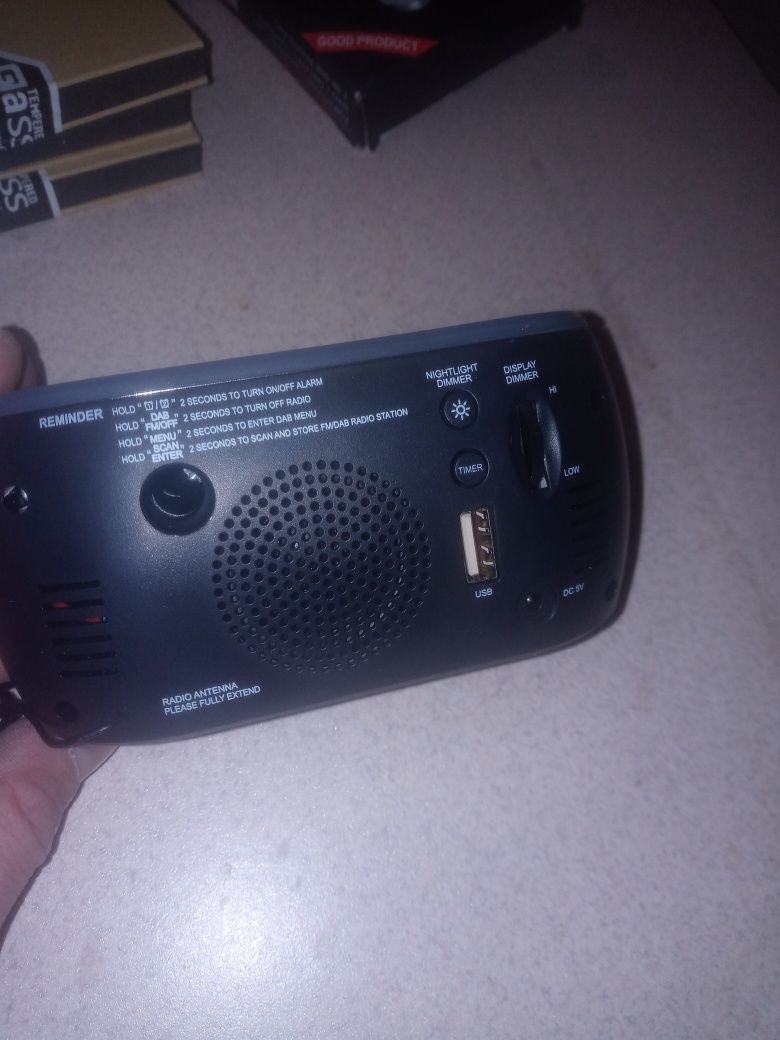 Radiobudzik na baterie