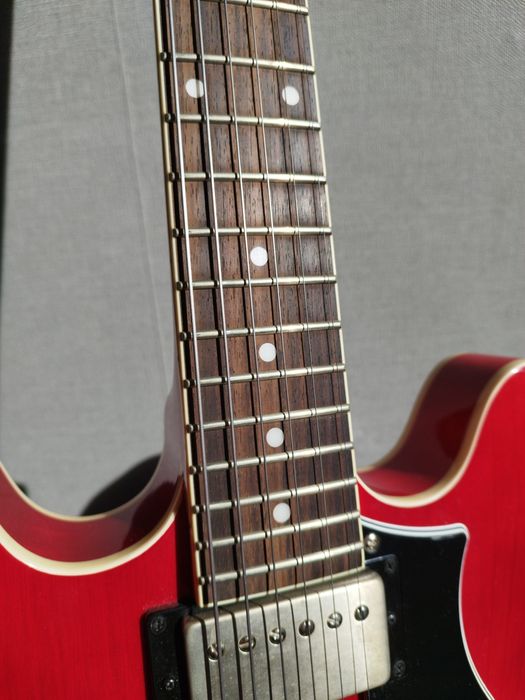 Gitara elektryczna semi hollow body Cort