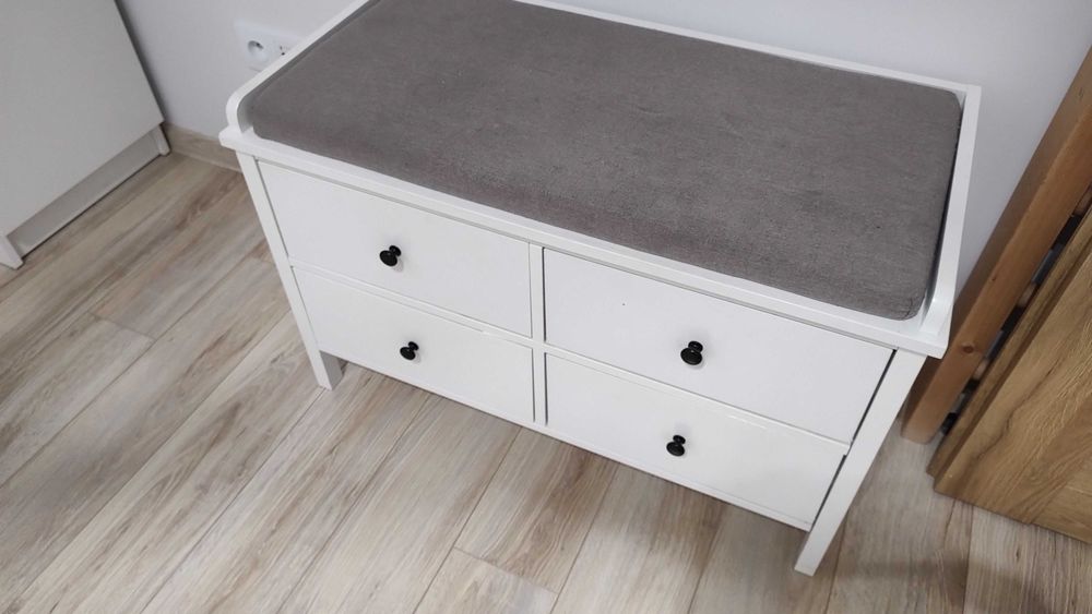 Sprzedam komodę z siedziskiem JYSK