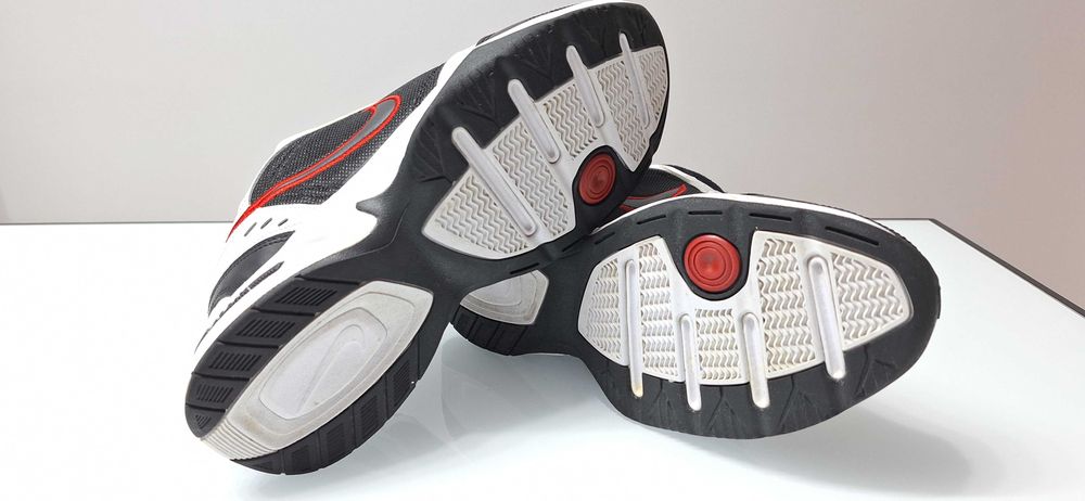 Sapatilhas / Tenis NIKE AIR Monarch IV, tamanho 42, como NOVAS