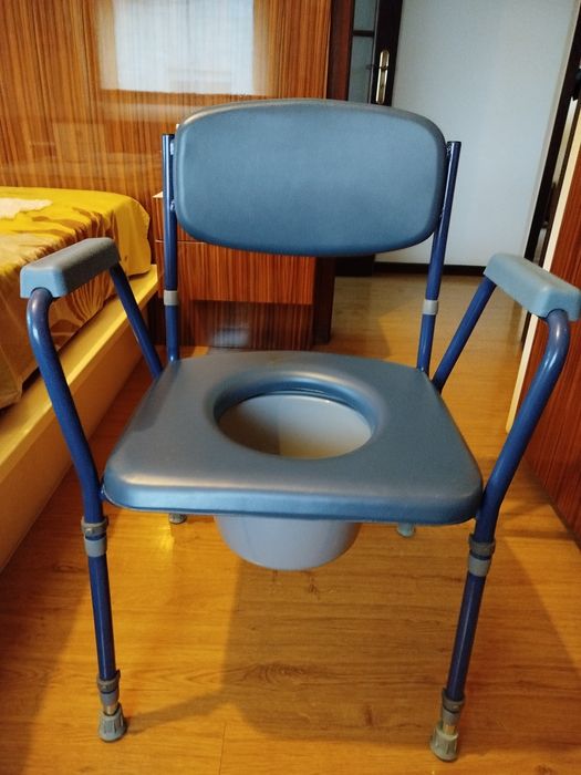 Vendo cadeira sanitária