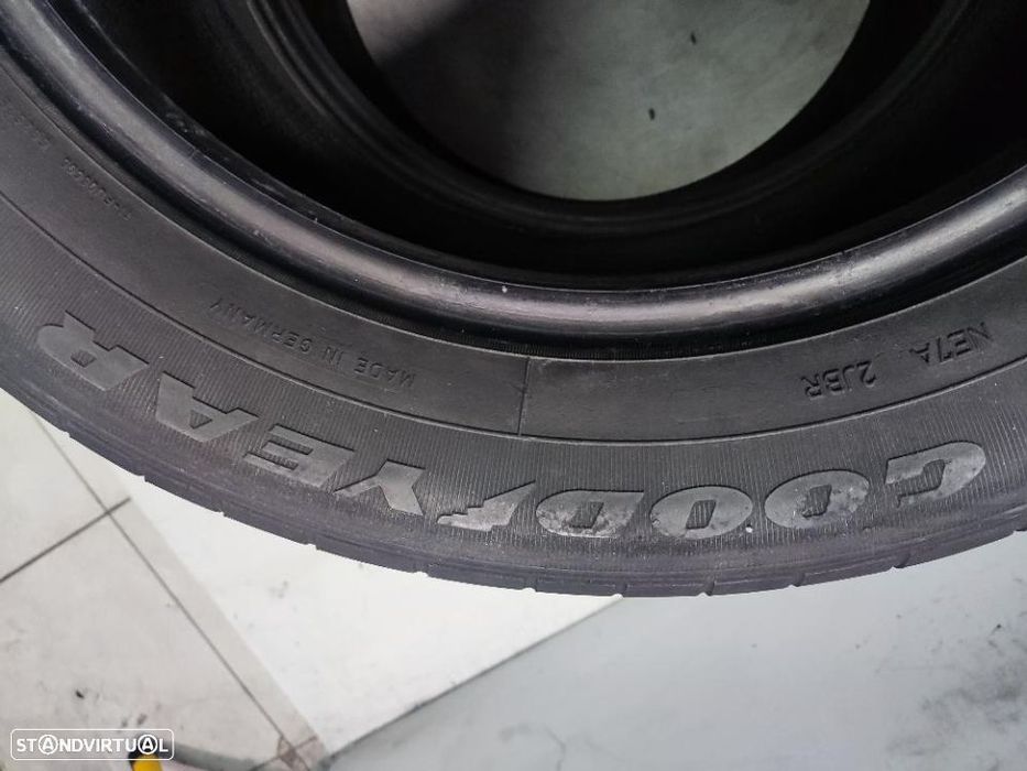 2 pneus semi novos 235-55r17 good year - oferta dos portes 100 EUROS