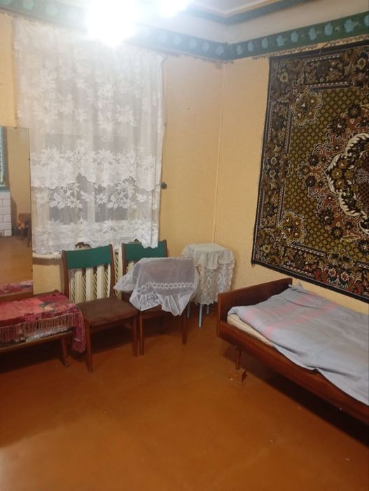 Продам частину будинку в Центральній частині міста.