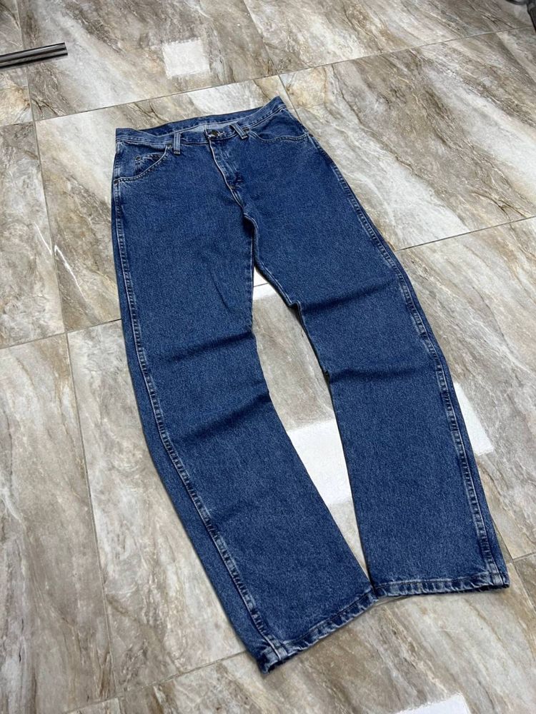 Класичні джинси Wrangler 32x34 Regulag Fit джинсы синие classic