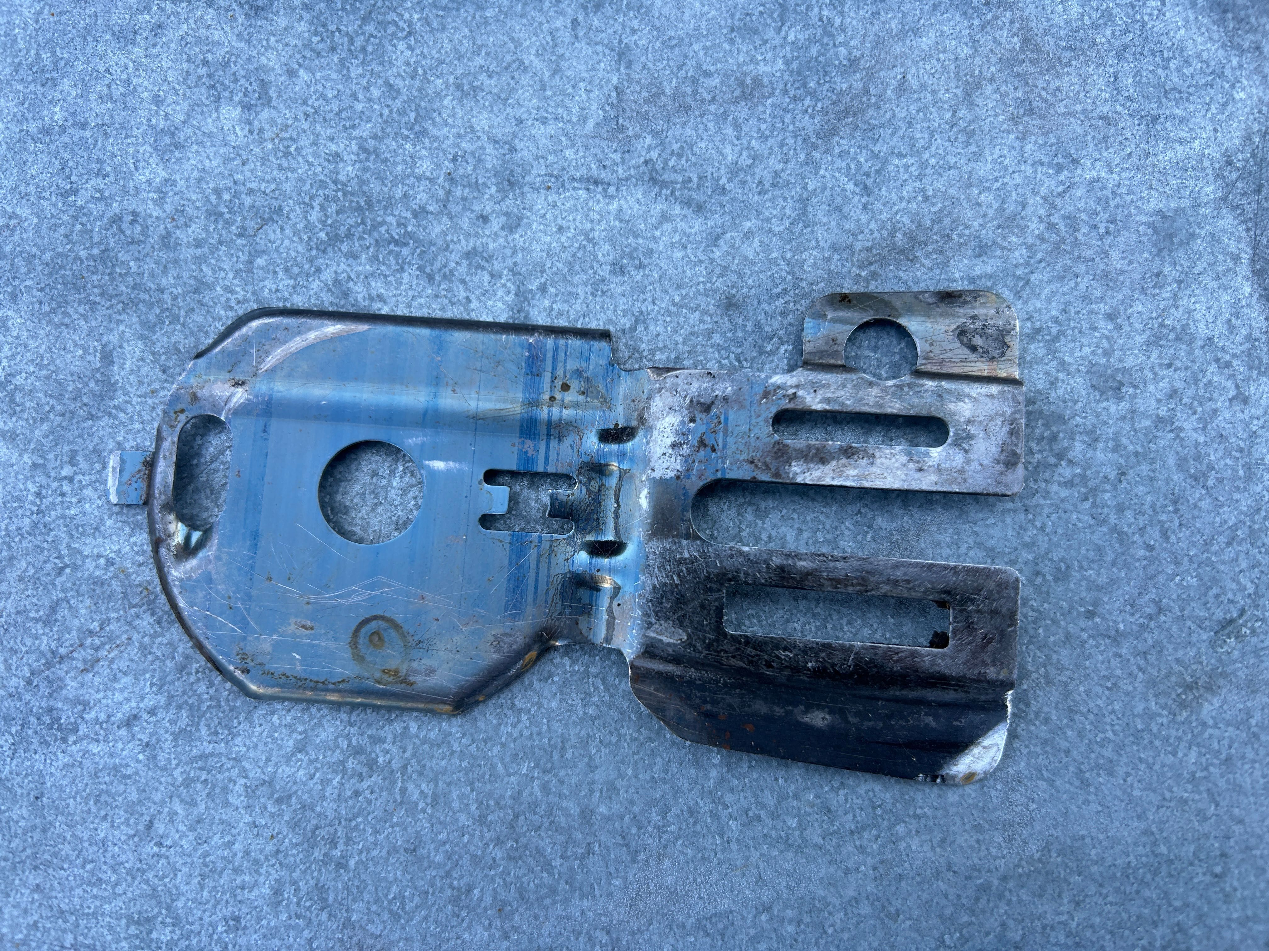 Blaszka Osłona Prowadnicy DOLMAR PS100 341, 400 MAKITA DCS341 400 (83