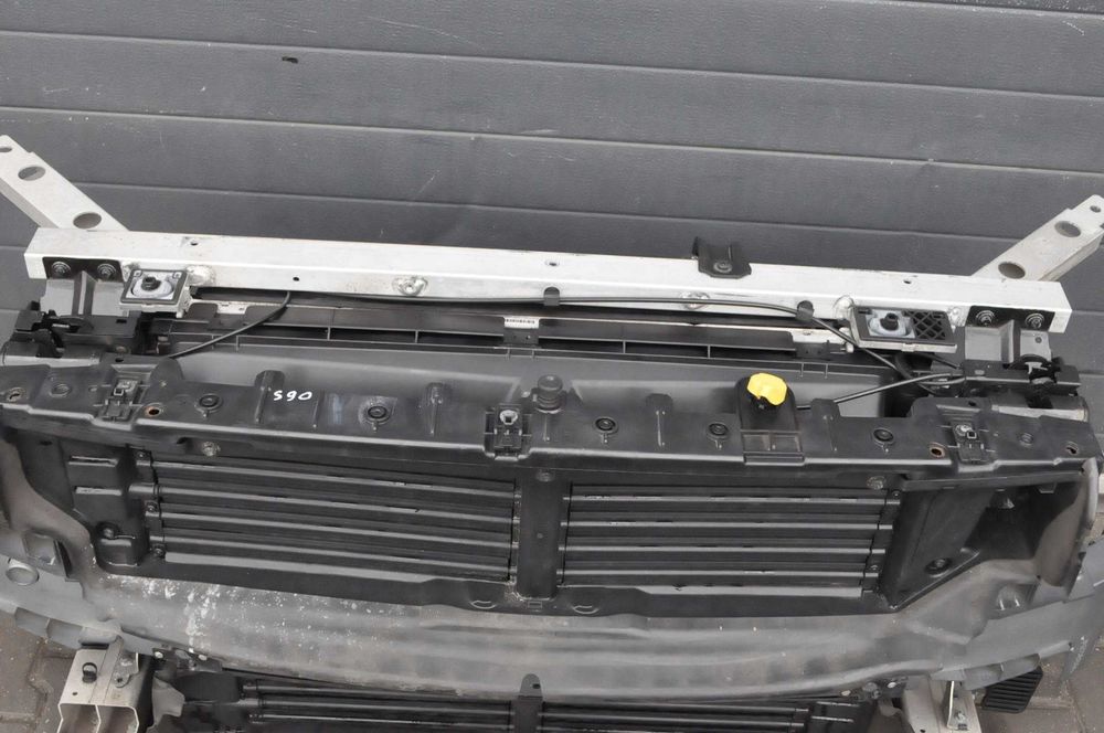 Volvo V90 II Передня панель, телевізор