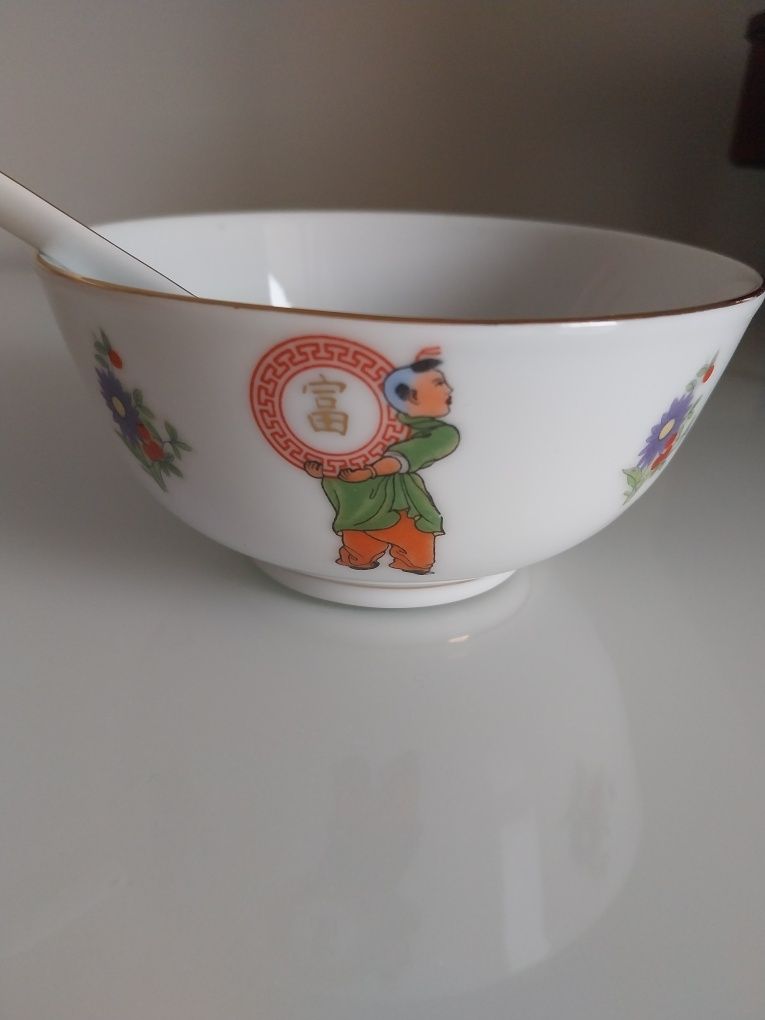 Taça porcelana Chinesa com colher, como novo