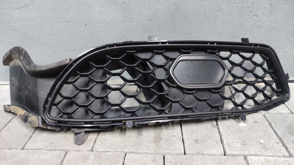 Решітка бампера права Альфа Ромео джулія Велочі  22р