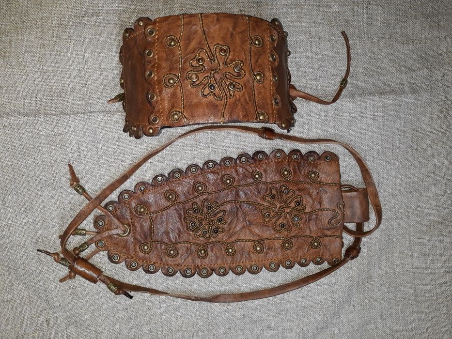 Винтажные украшение из кожи