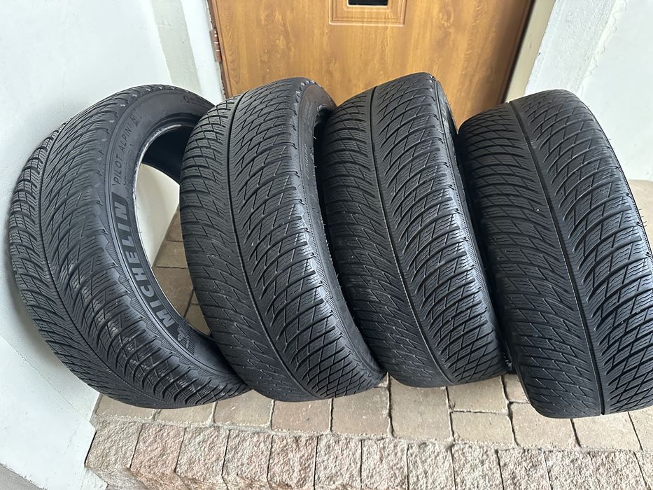 Opony Michelin Alpin 5 235/45/18 98V