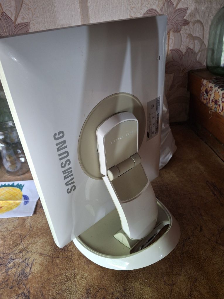 Компьютер + бесперебойник + монитор Samsung SynsMaster 760