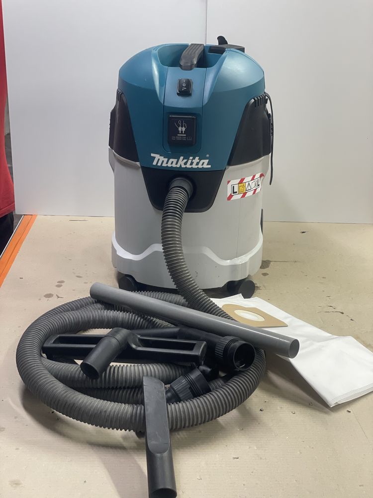 Odkurzacz MAKITA VC2512L