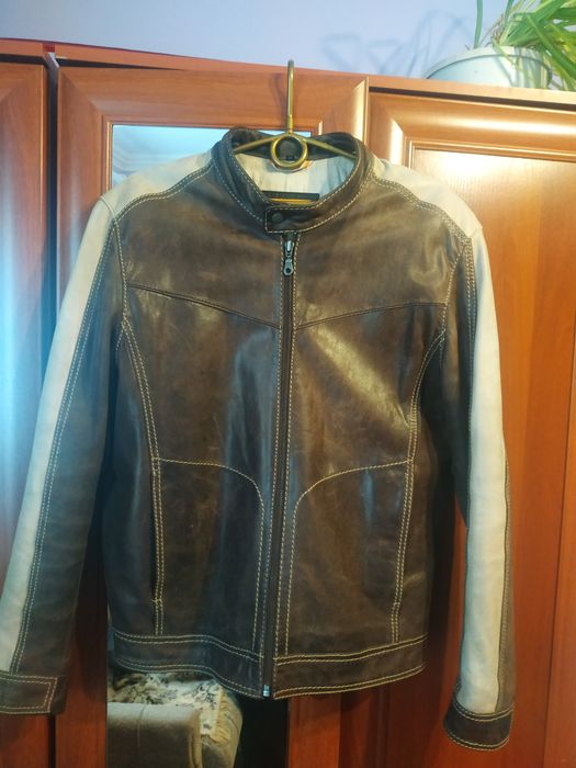 Продам шкіряну куртку.