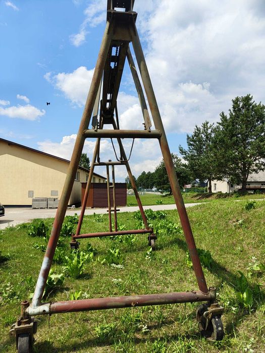 Suwnica bramowa na kołach