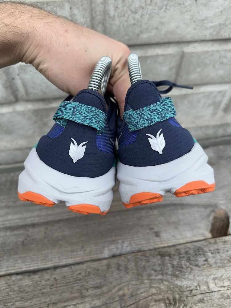Nowe granatowe, trailowe buty do biegania Hoka Speedgoat 6, rozmiar 38