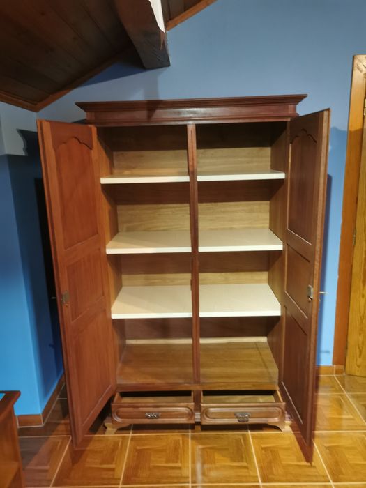 Quarto completo, de uma pessoa, ótimo estado.