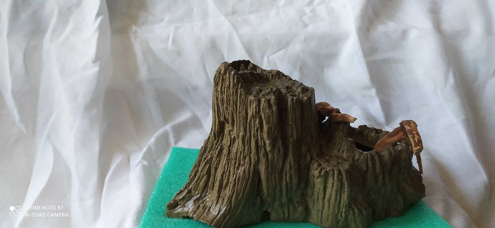 Korzeń,konar do akwarium ze sztucznego kamienia z 2 drewienkami