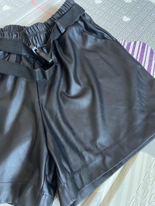 Шкіряні шорти М-L