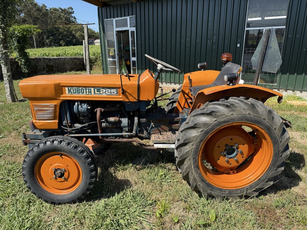 KUBOTA L225 em excelente estado