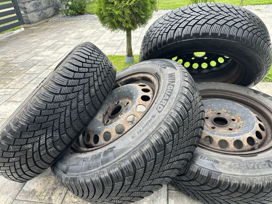 Opony zimowe z felgami 195/65 r15