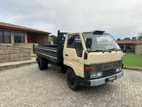 Toyota DYNA 250 TRIBASCULANTE