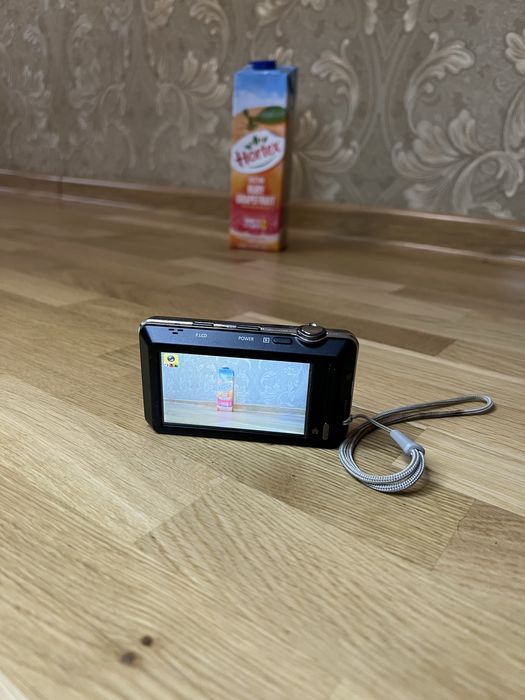 Цифровий фотоапарат Samsung ST700