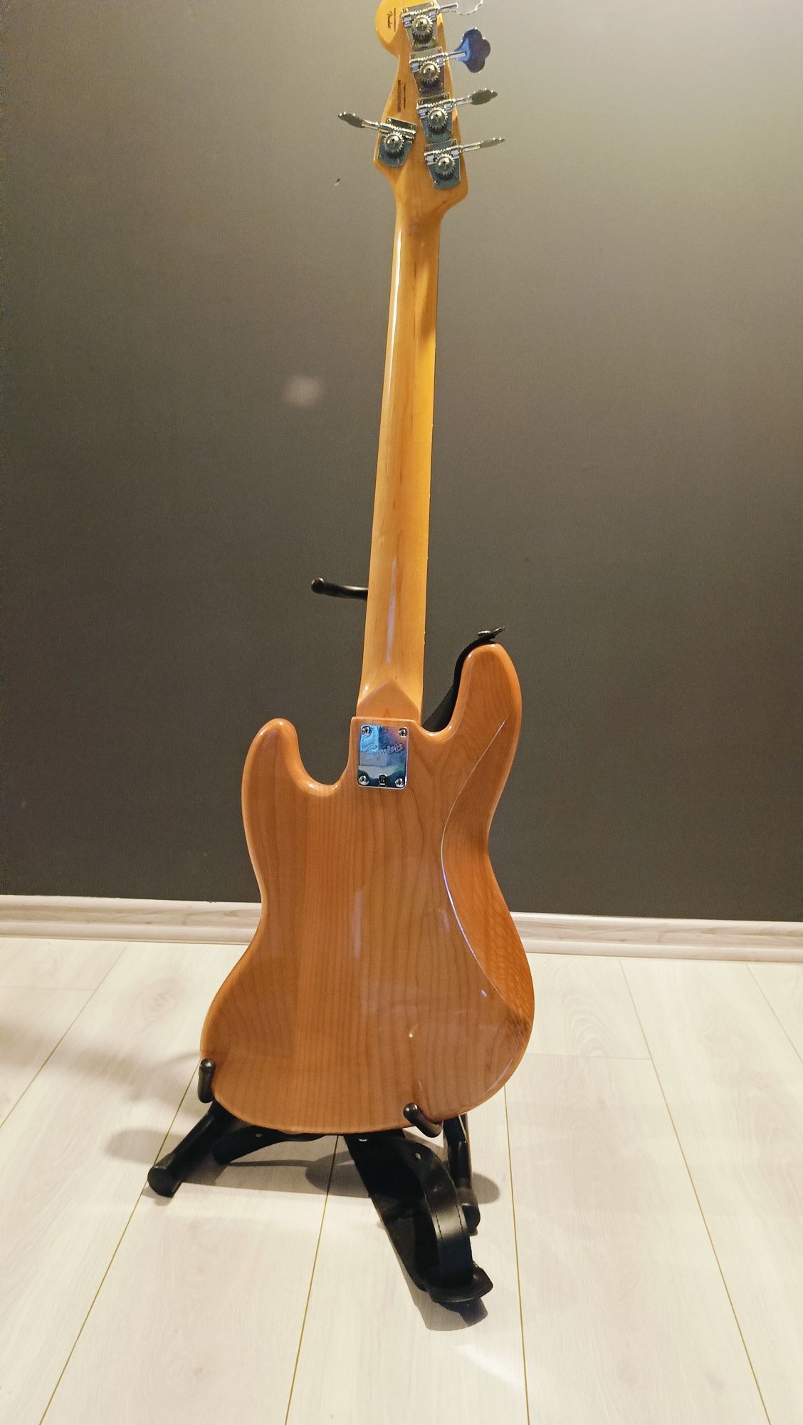 Gitara basowa Squier Jazz bass by Fender  V strings