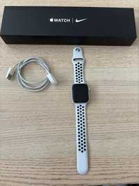 Apple Watch SE Nike 44mm GPS