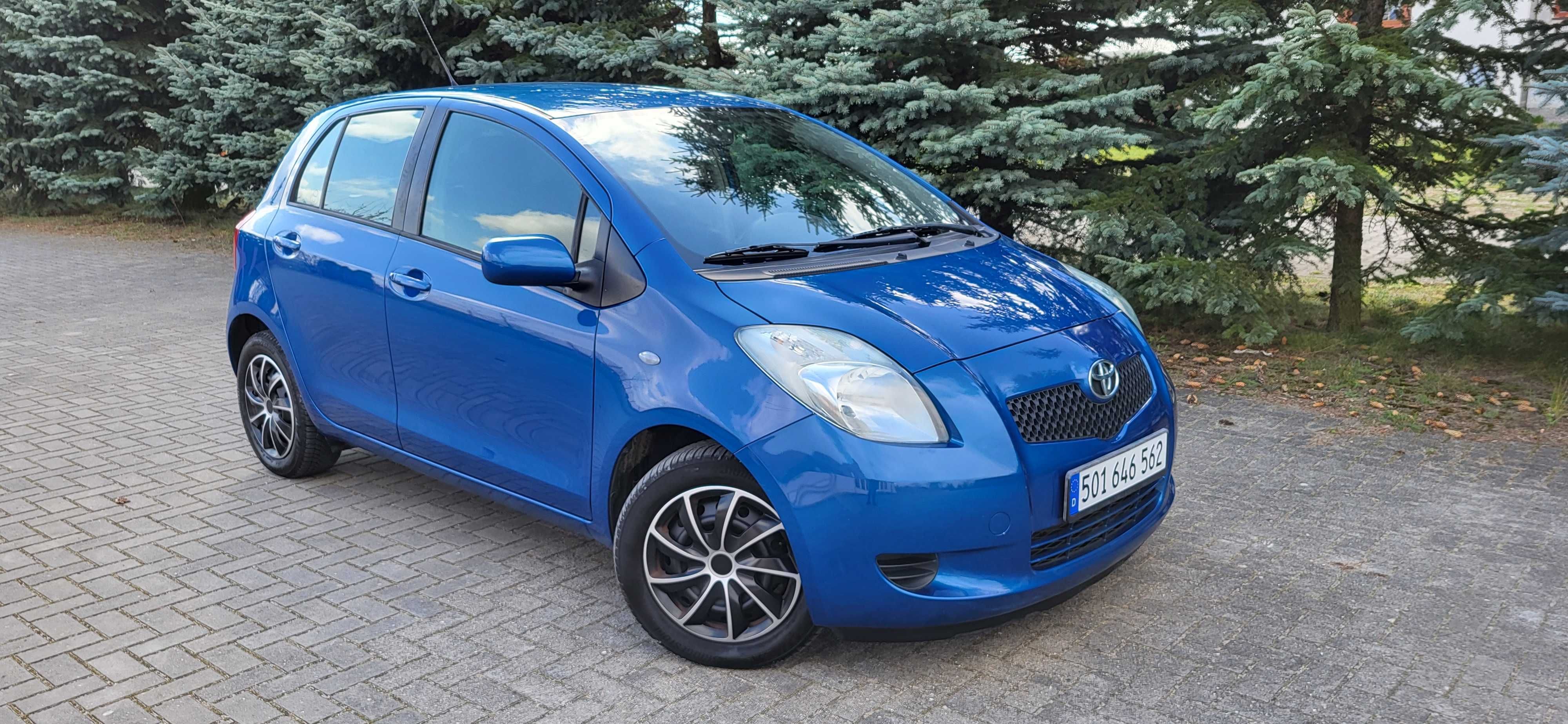 Toyota Yaris 1.3 16v Sliczny kolor