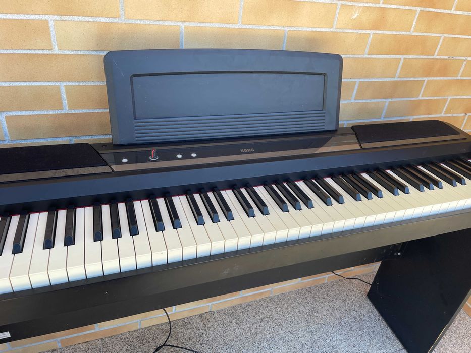 Piano Korg SP-170S