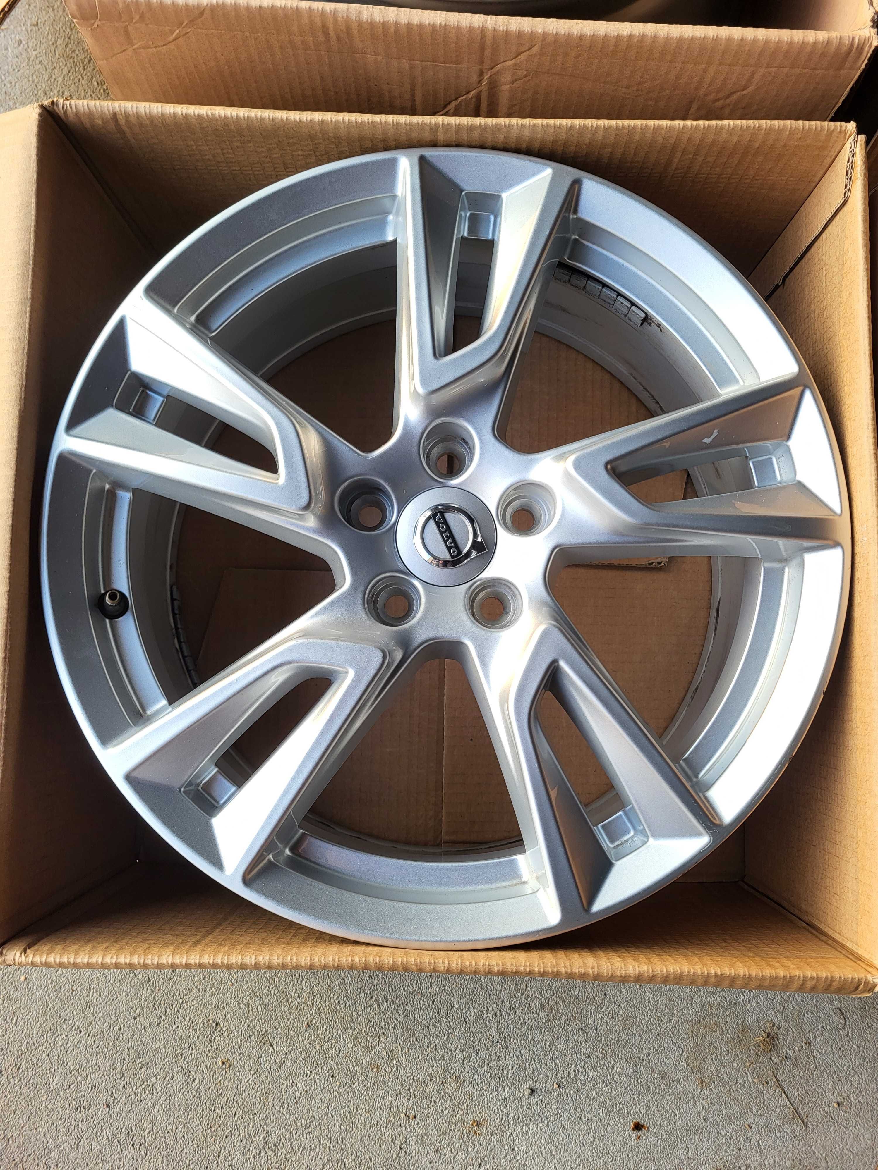 [452] Oryginalne Felgi aluminiowe VOLVO 18 Cali 5x108 XC40 XC60 ! !