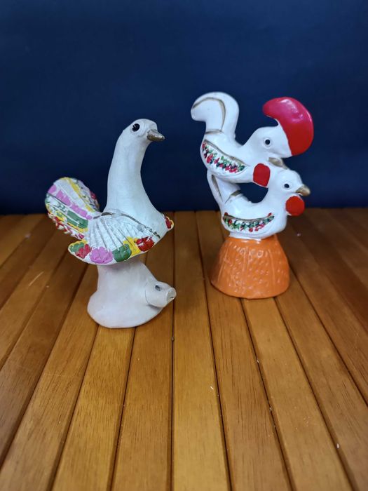 Conjunto de dois apitos populares em forma de passaros Assinados M.