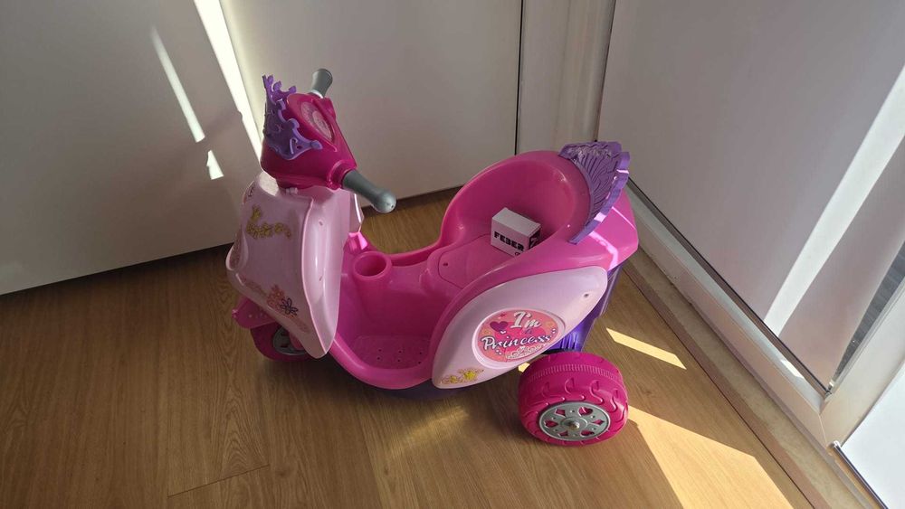 Scooter elétrica criança