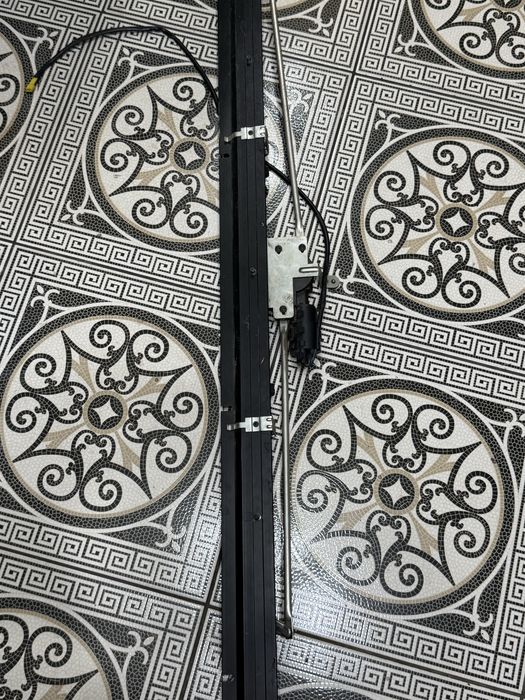 Шторка задняя бмв