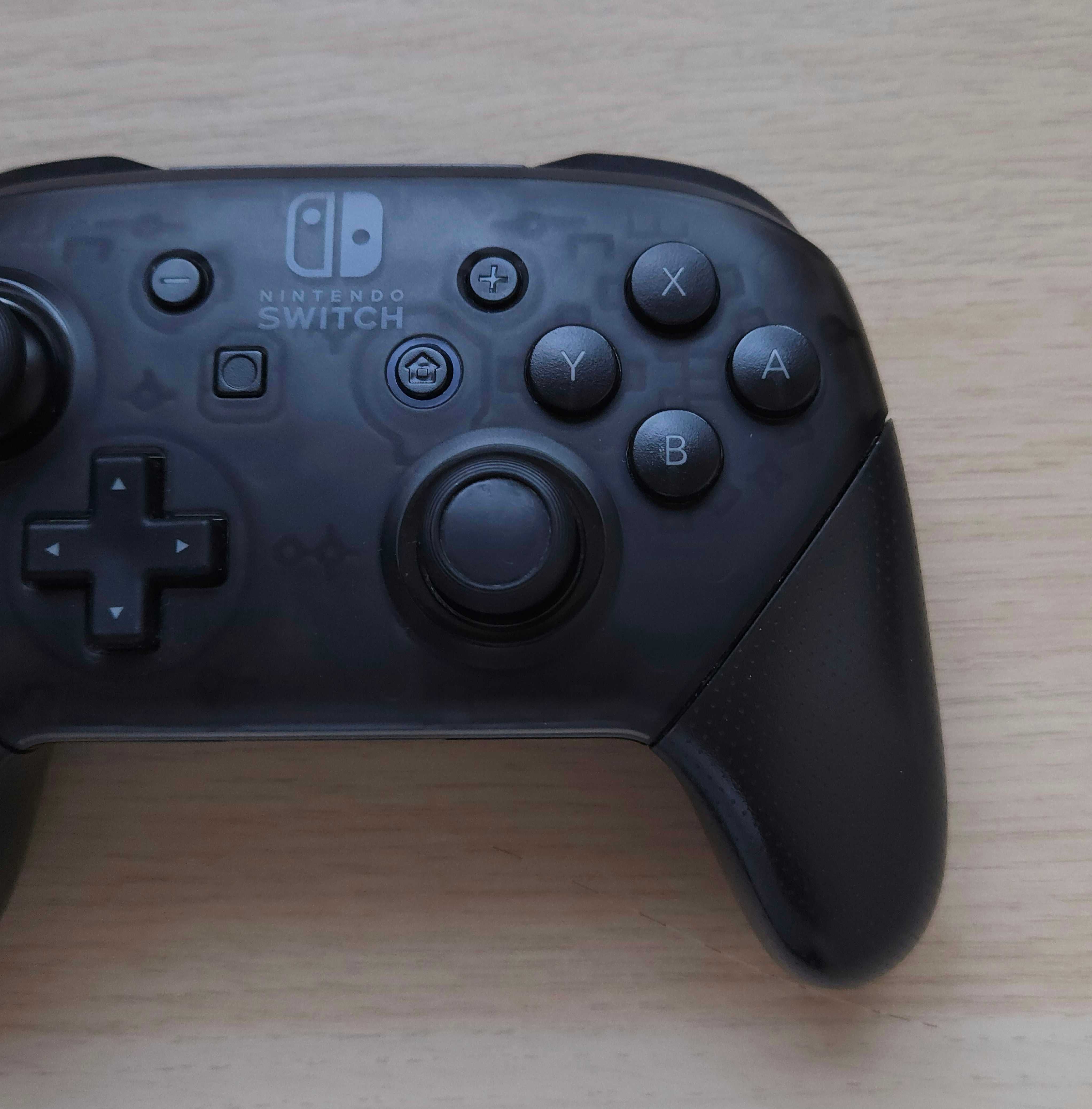 Nintendo Switch Pro Controller używany pudełko i kabel