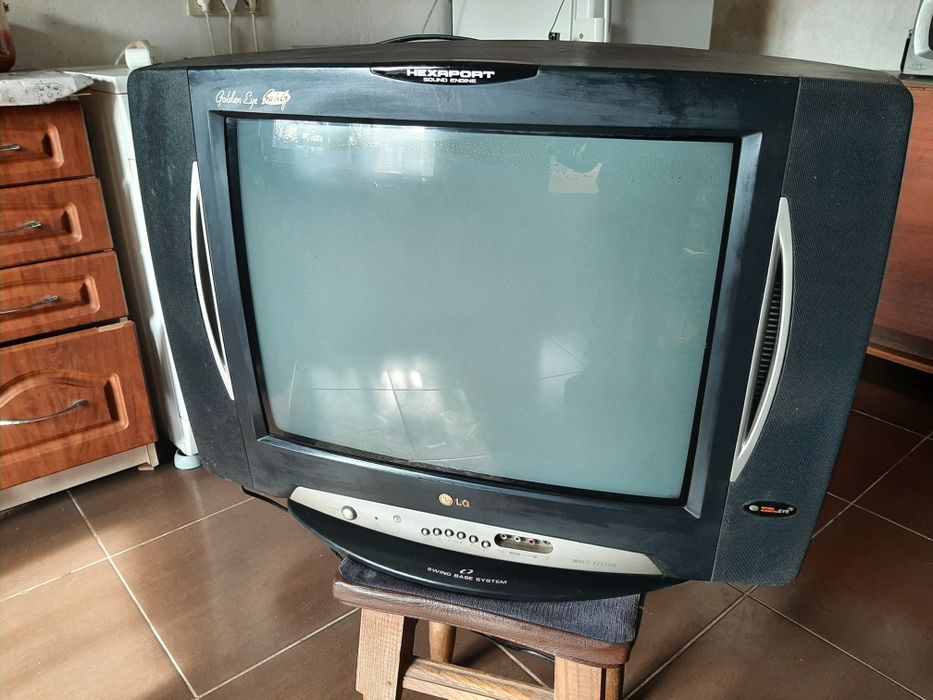 Продам телевізор LG CF-21S12E