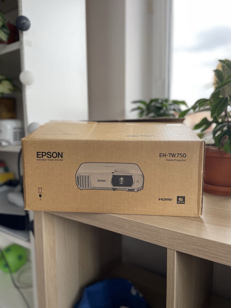Rzutnik projektor EPSON EH-TW750 home projector