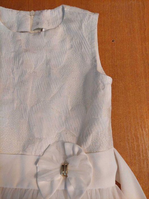 Святкова сукня на зріст 134