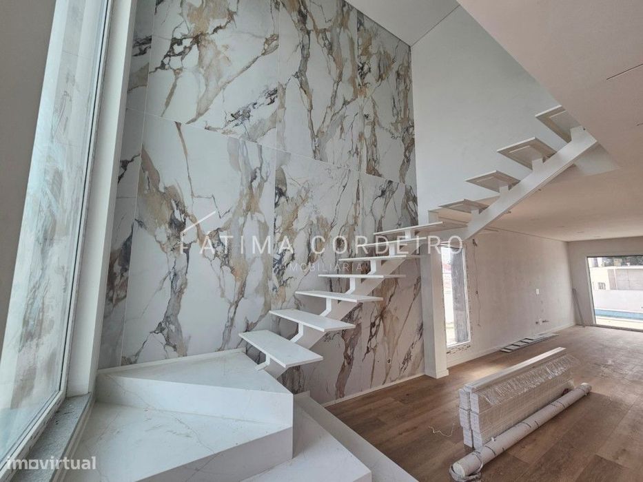 Moradia Isolada T4 Duplex Venda Almada