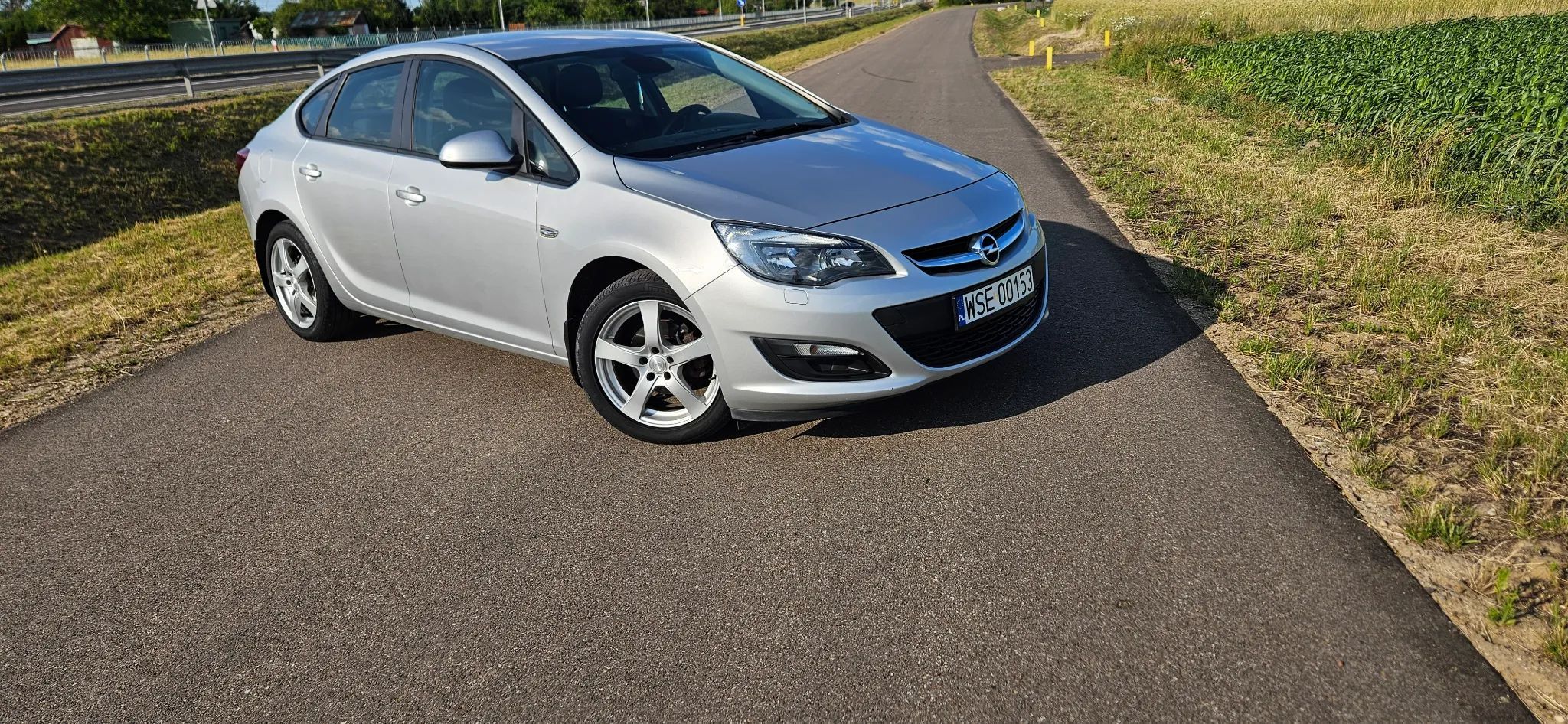 Opel Astra Opel Astra J Sedan 1.4 Turbo Benzyna – 2013 rok