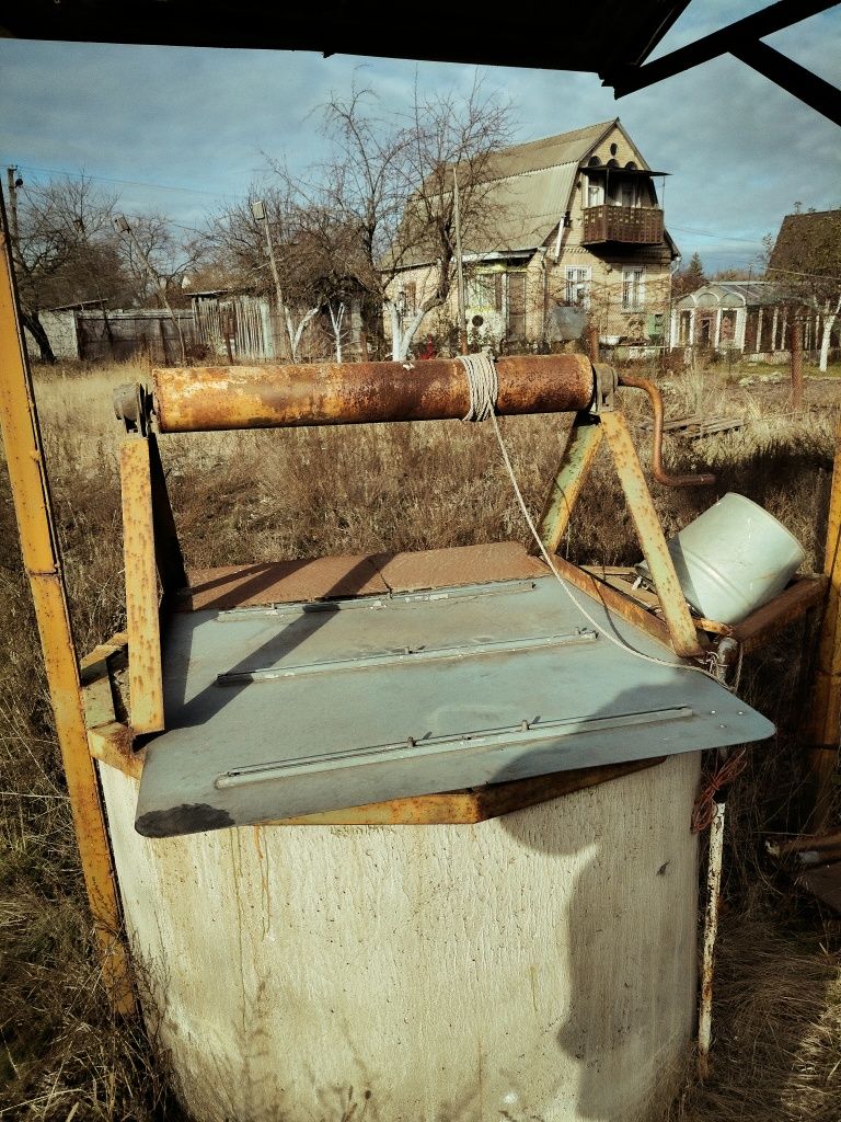 Пороскотень - продам дачу неподалік від лісу !