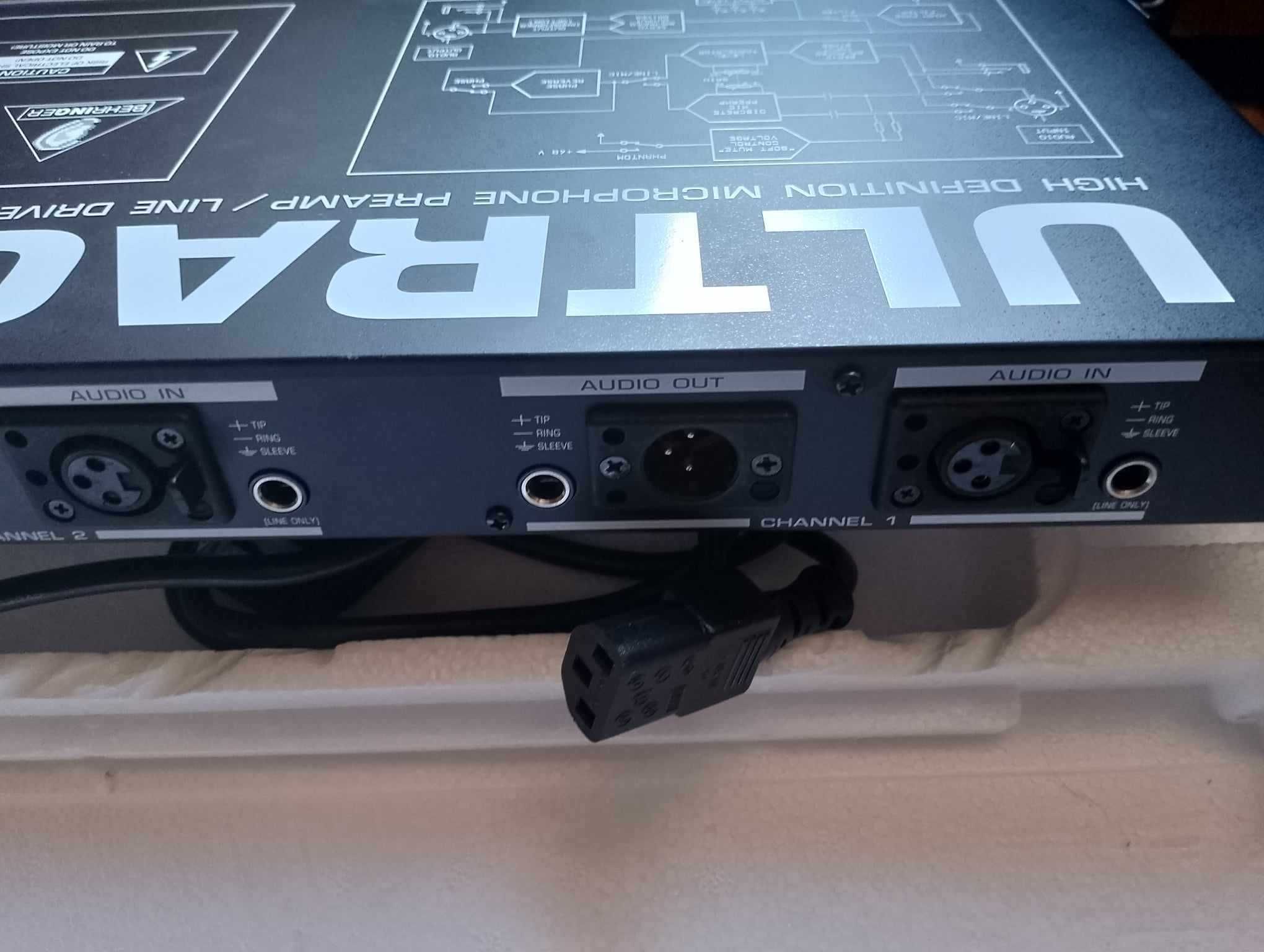 Behringer Ultragain MIC 2000 Di-Box, line driver , mikrofon preamp