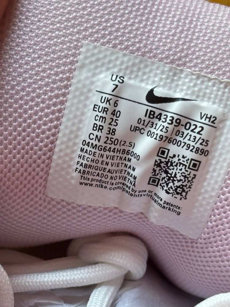 Nike Initiator Custom Pink