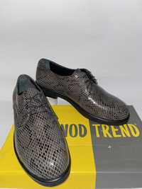 Шкіряні туфлі на шнуровці зі зміїним принтом nod trend